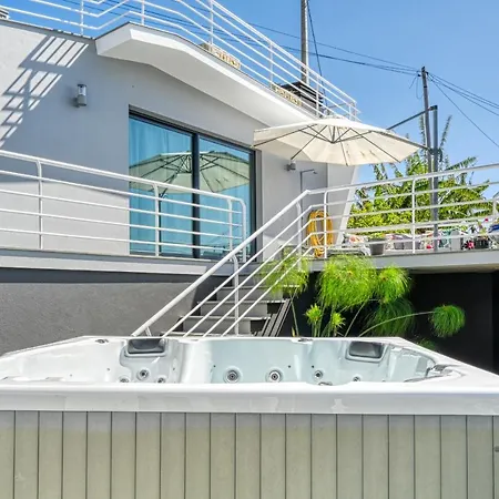 Апартаменты 92, A In Madeira