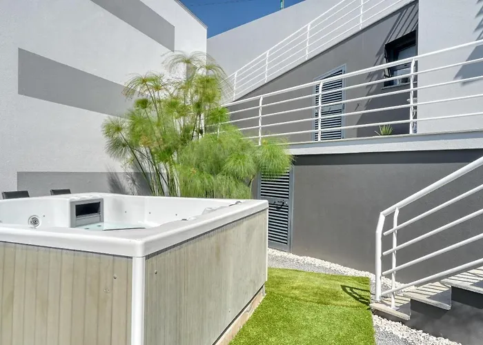 92, A In Madeira * 蓬他达维托亚